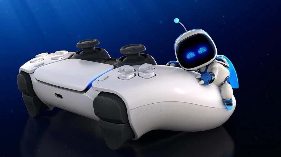 Astro Bot mencium PS5 DualSense. 